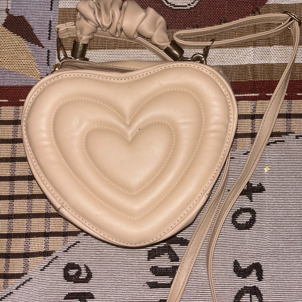 Heart shape crossbody bag